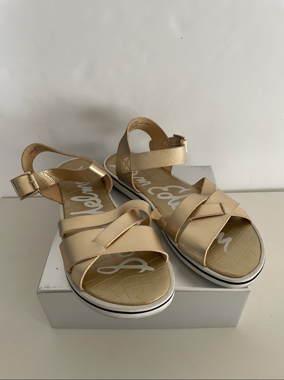 Sam Edelman Gold Leather Flats Sandals Ankle Strap Rubber Sole